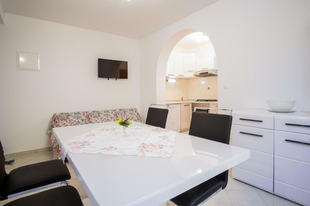Apartment Dani Malinska Εξωτερικό φωτογραφία
